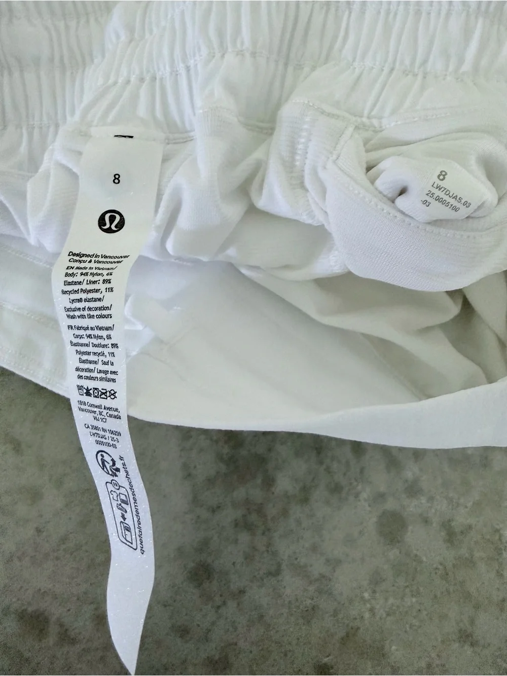 Lululemon Hawaii Hibiscus Flower Hotty Hot Shorts - White / Size 8 NWT Rare